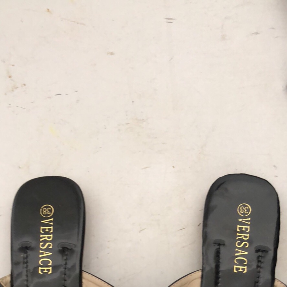 Sandles